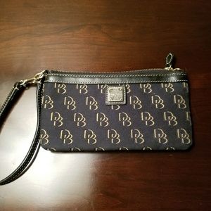 Dooney &Bourke wristlet